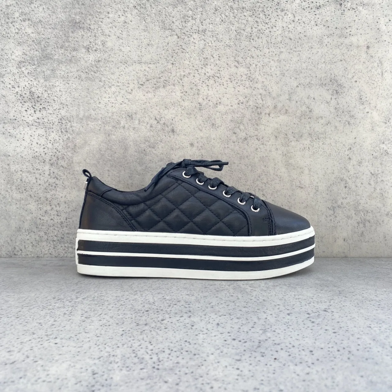 A&E Odessa - ONLINE ONLY, Size 40