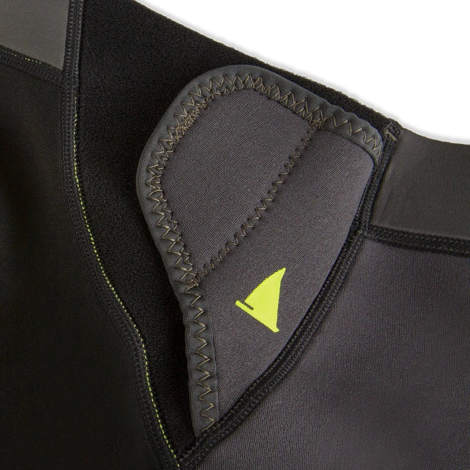 CALEÇON FOILING DECK SHIELD