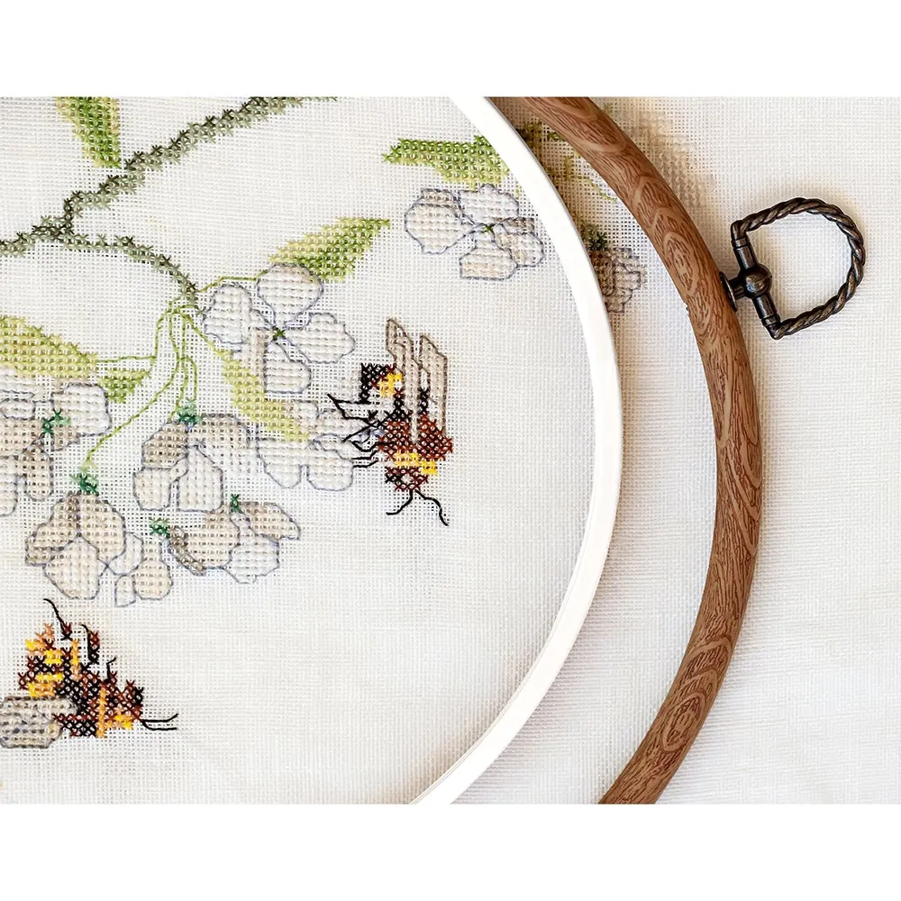 Decorative Plastic Oval Woodgrain Embroidery Hoop - 2" x 3"